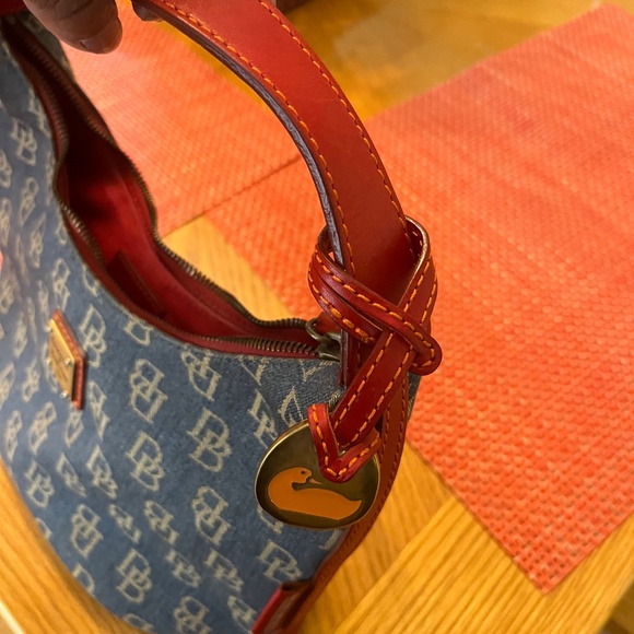 Dooney and Bourke Denim shoulder bag - Picture 4 of 10